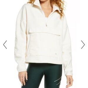 Alo yoga fleece Half zip sweater.